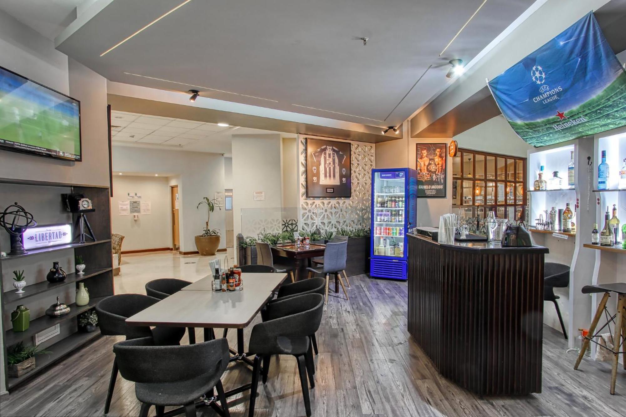 莱昂会议中心智选假日酒店 外观 照片